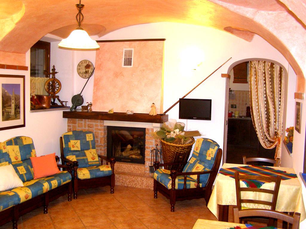 L'Antico Borgo Rooms Rental Caprie Zewnętrze zdjęcie